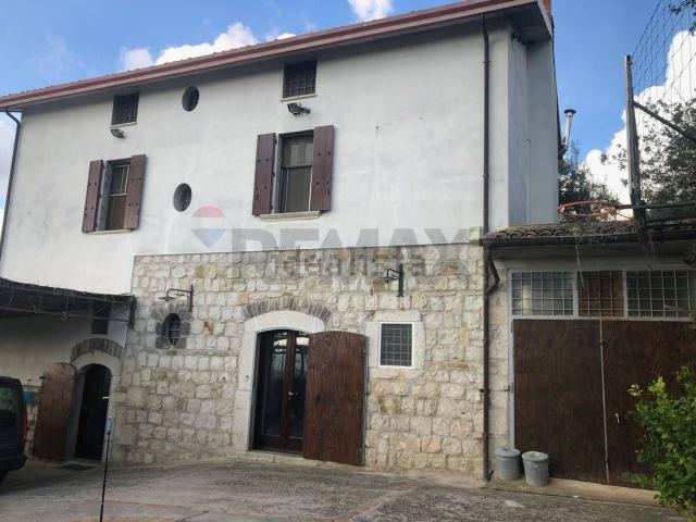 Casa in vendita a San Lorenzello, Benevento