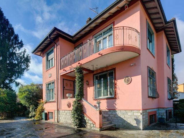 Casa in vendita a Intra, Piemonte