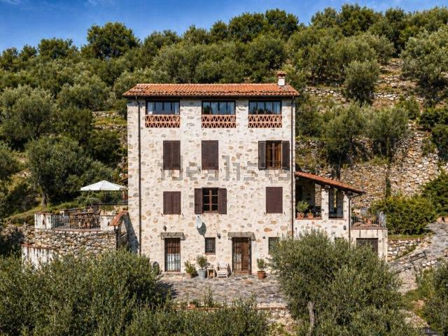 Casa in vendita a Camaiore, Toscana
