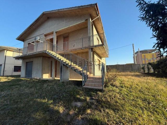 Casa in vendita a Bovolone, Veneto