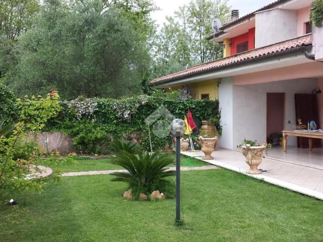 Casa in vendita a Valle Mazzone, Roma Capitale