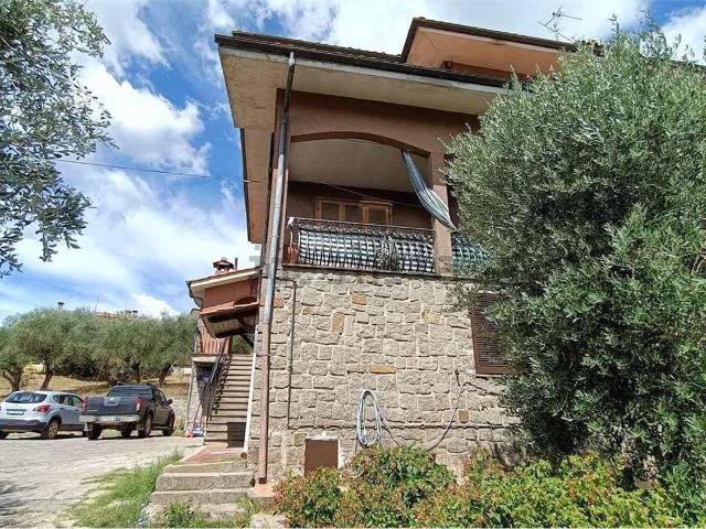 Casa in vendita a Vitorchiano, Lazio