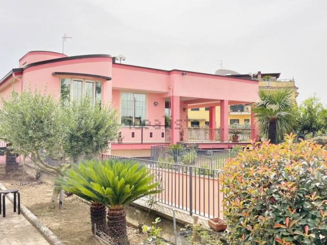 Casa in vendita a Maddaloni, Campania