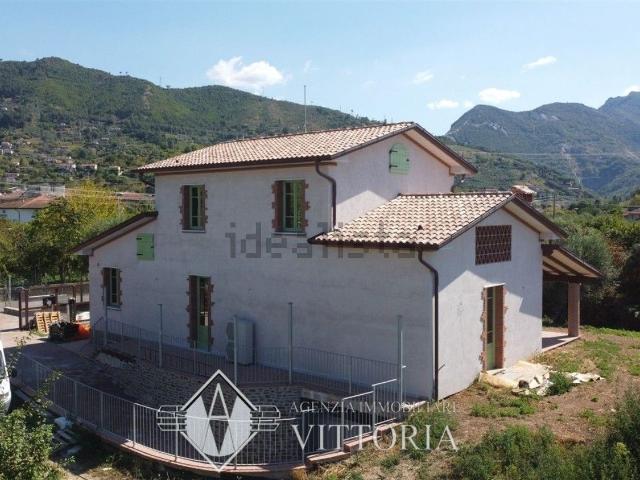 Casa in vendita a Seravezza, Toscana