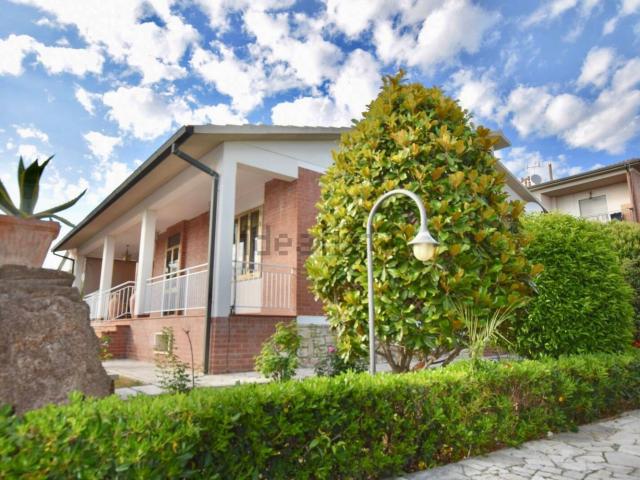 Casa in vendita a Venturina Terme, Campiglia Marittima