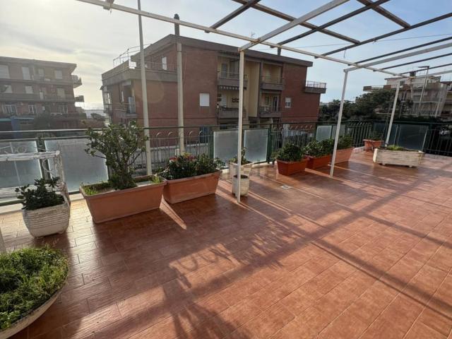 Casa in vendita a Laurentum, Roma Capitale