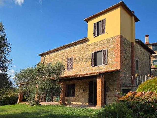 Casa in vendita a Montebenichi, Bucine