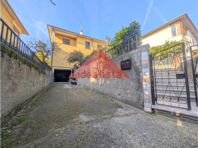 Casa in vendita a Montemazzano, Piombino