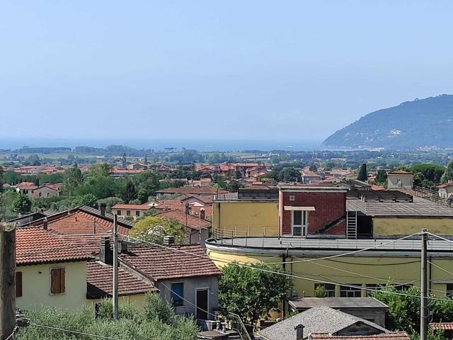 Casa in vendita a Dogana, Luni