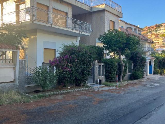 Casa in vendita a Calabria, Catanzaro
