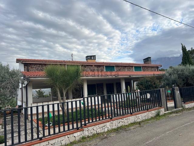 Casa in vendita a Altavilla Silentina, Campania
