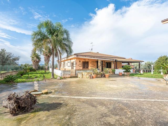 Casa in vendita a Partinico, Sicilia