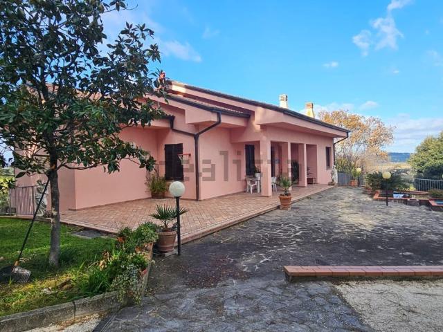 Casa in vendita a Marche, Macerata