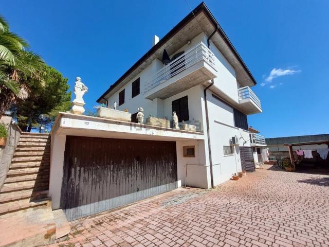 Casa in vendita a Martinsicuro, Teramo