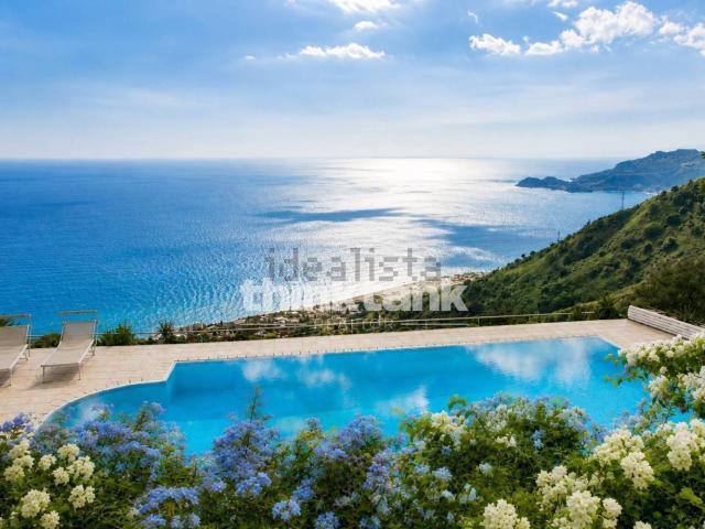 Casa in vendita a Letojanni, Sicilia