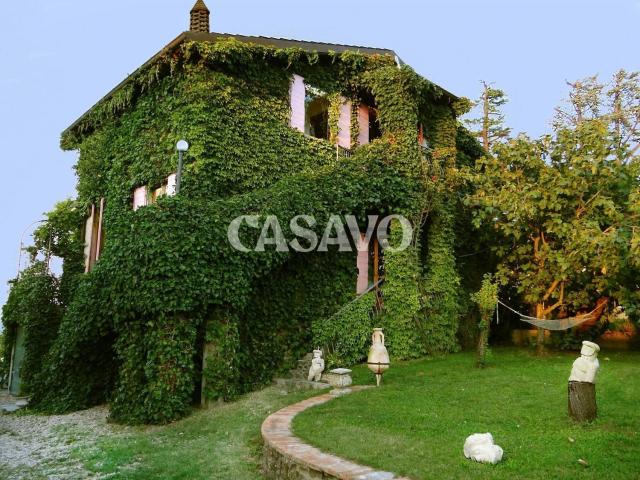 Casa in vendita a Montecalvo Versiggia, Lombardia