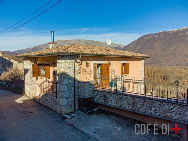 Casa in vendita a Borgorose, Lazio