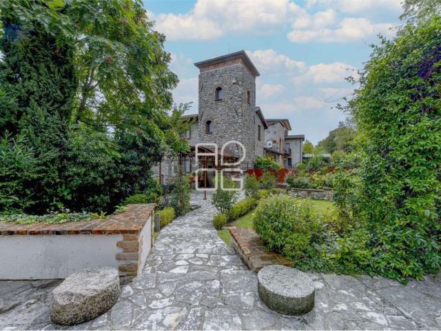Casa in vendita a Desenzano Del Garda, Lombardia