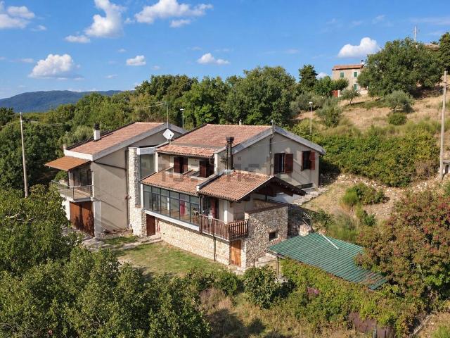 Casa in vendita a Casteldelmonte, Acquasparta