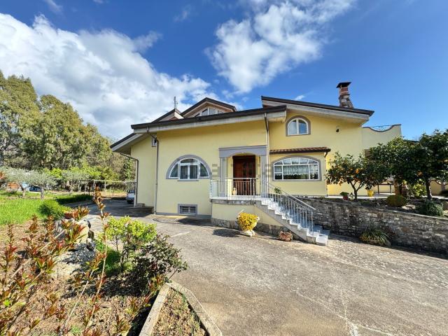 Casa in vendita a Ceraso, Campania