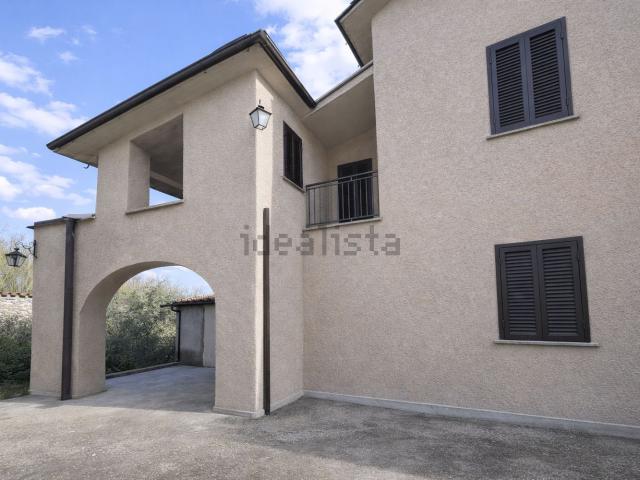 Casa in vendita a Ronciglione, Lazio