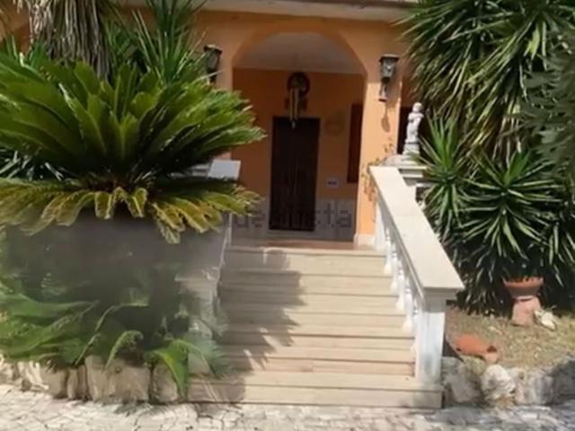 Casa in vendita a Latina, Lazio