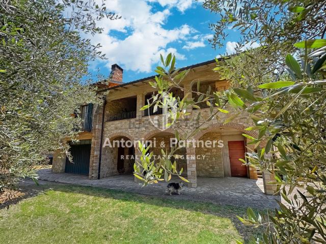 Casa in vendita a Baschi, Umbria