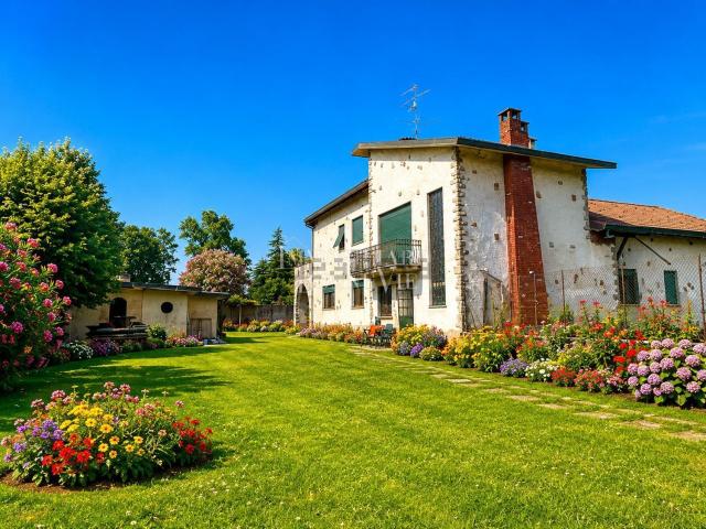 Casa in vendita a Cadorago, Lombardia