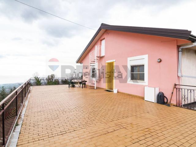 Casa in vendita a Milo, Sicilia
