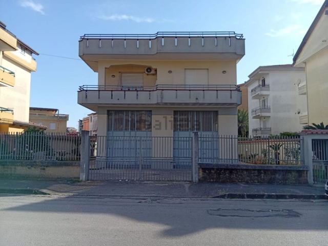Casa in vendita a Borgo San Lorenzo, Aversa