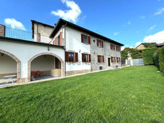 Casa in vendita a Godiasco Salice Terme, Godiasco