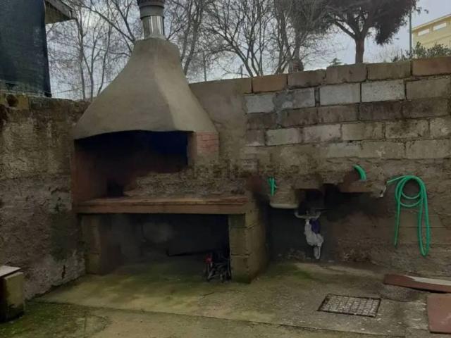 Casa in vendita a Laconi, Sardigna/Sardegna