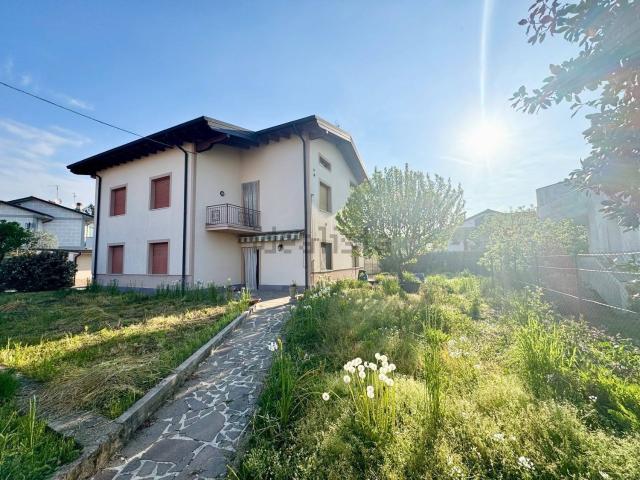 Casa in vendita a Cologno Al Serio, Lombardia
