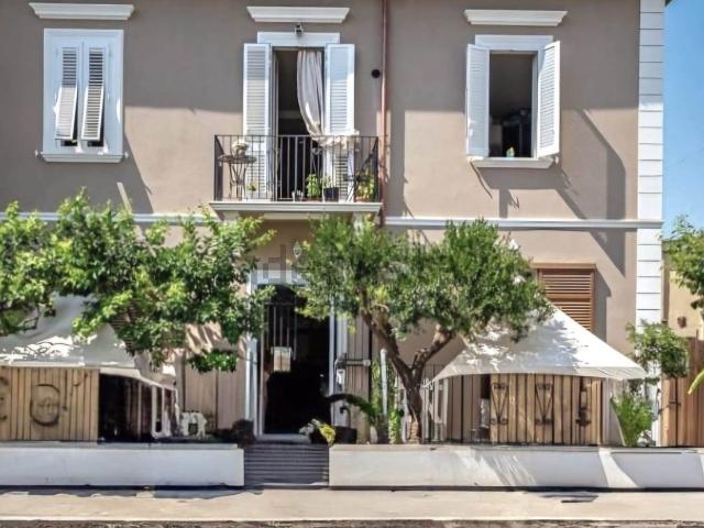 Casa in vendita a Centro, Follonica