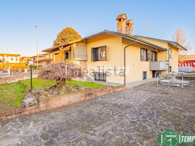 Casa in vendita a Castiraga Vidardo, Lombardia