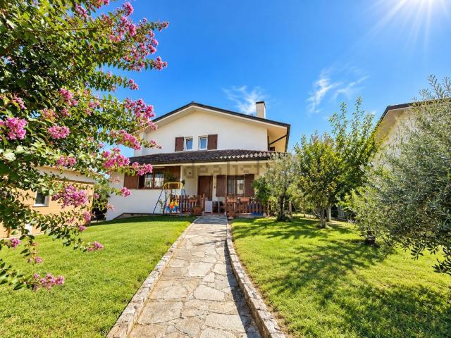 Casa in vendita a Borc Buess, Reana del Rojale / Reane dal Roiâl