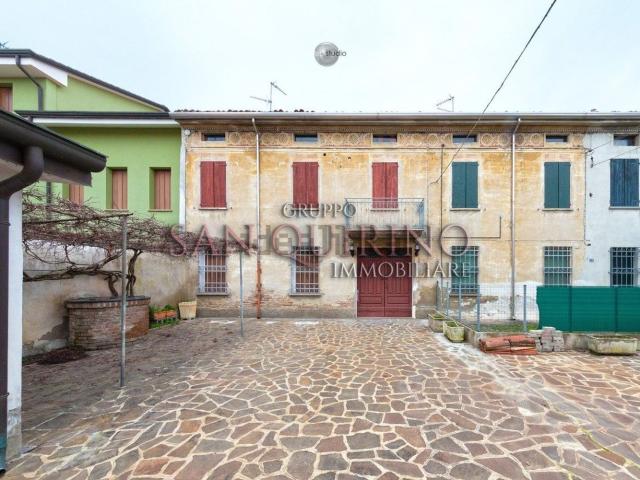 Casa in vendita a Viadana, Lombardia