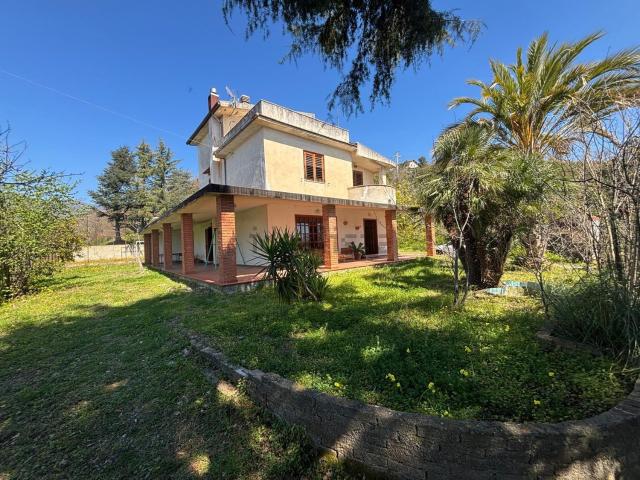 Casa in vendita a Calabria, Catanzaro