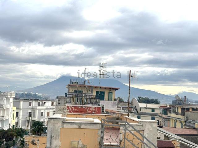 Casa in vendita a Municipalità 3, Campania