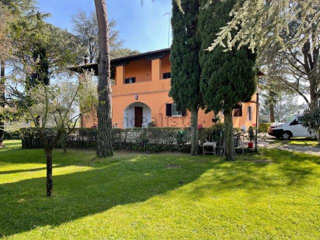 Casa in vendita a Ronciglione, Lazio