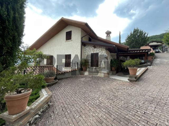 Casa in vendita a Scoppito, Abruzzo