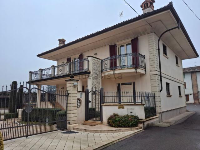 Casa in vendita a Barbata, Lombardia