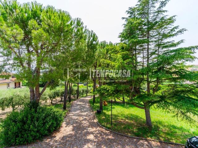 Casa in vendita a Contrada Cavallino, Marche