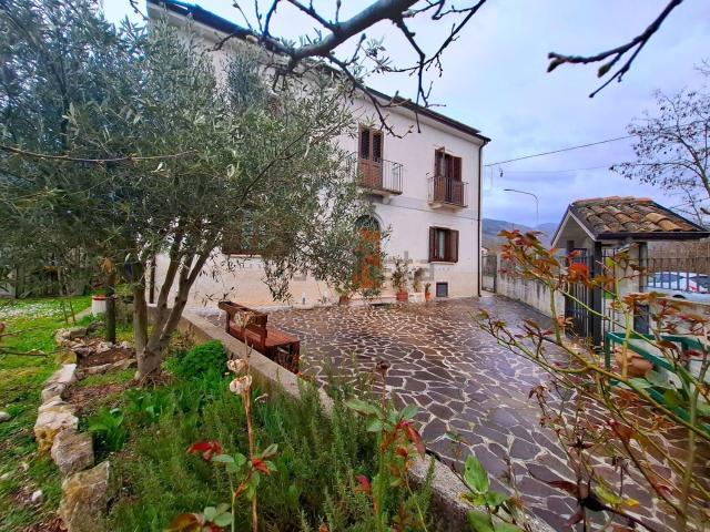 Casa in vendita a Pettorano Sul Gizio, Abruzzo