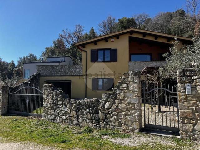 Casa in vendita a Bettona, Umbria