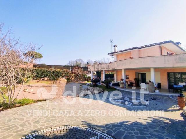 Casa in vendita a Valle Mazzone, Roma Capitale