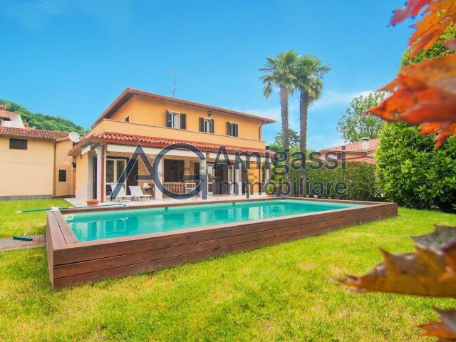 Casa in vendita a Sarnico, Lombardia