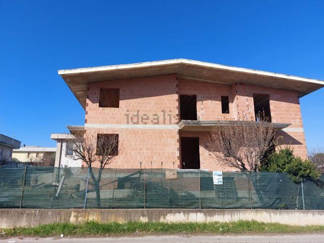 Casa in vendita a Unione dei Comuni della Val Vibrata, Sant'omero