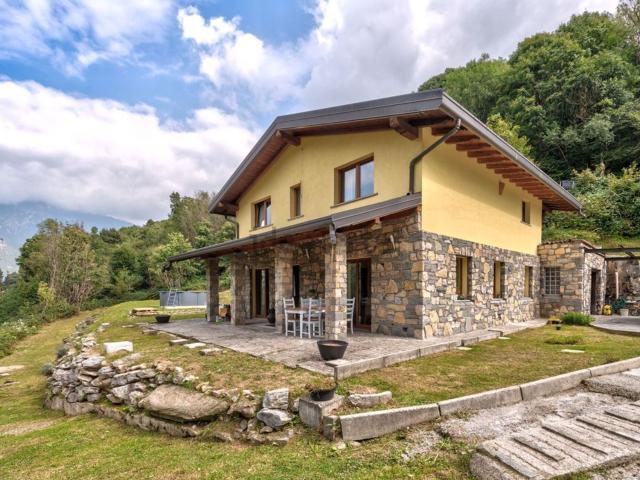 Casa in vendita a Maggio, Cremeno
