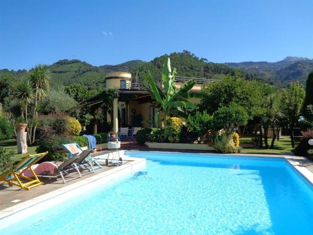 Casa in vendita a Turano, Marina Di Massa